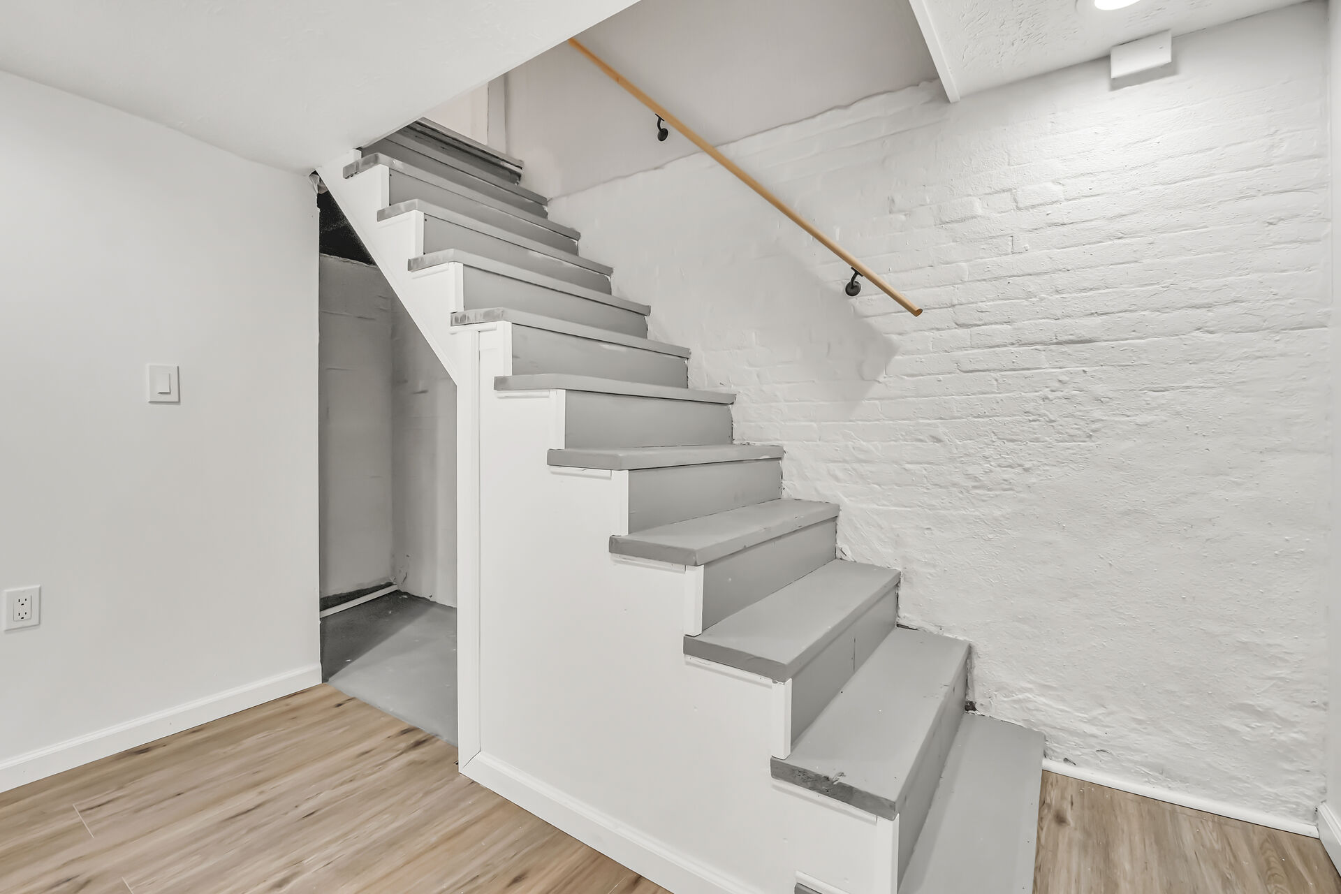 Staircase to 1st floor